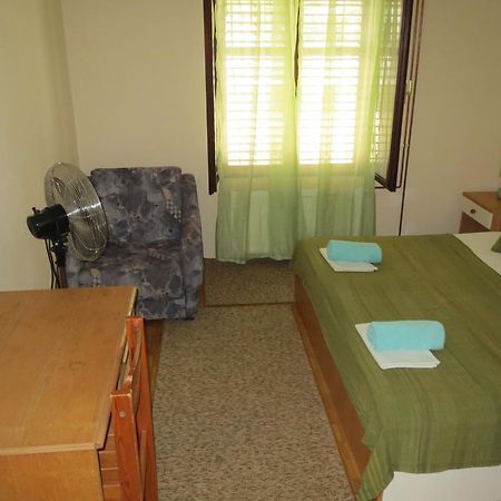 Guesthouse Lucic Orebic Bagian luar foto