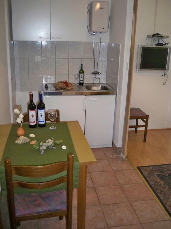Guesthouse Lucic Orebic Bagian luar foto
