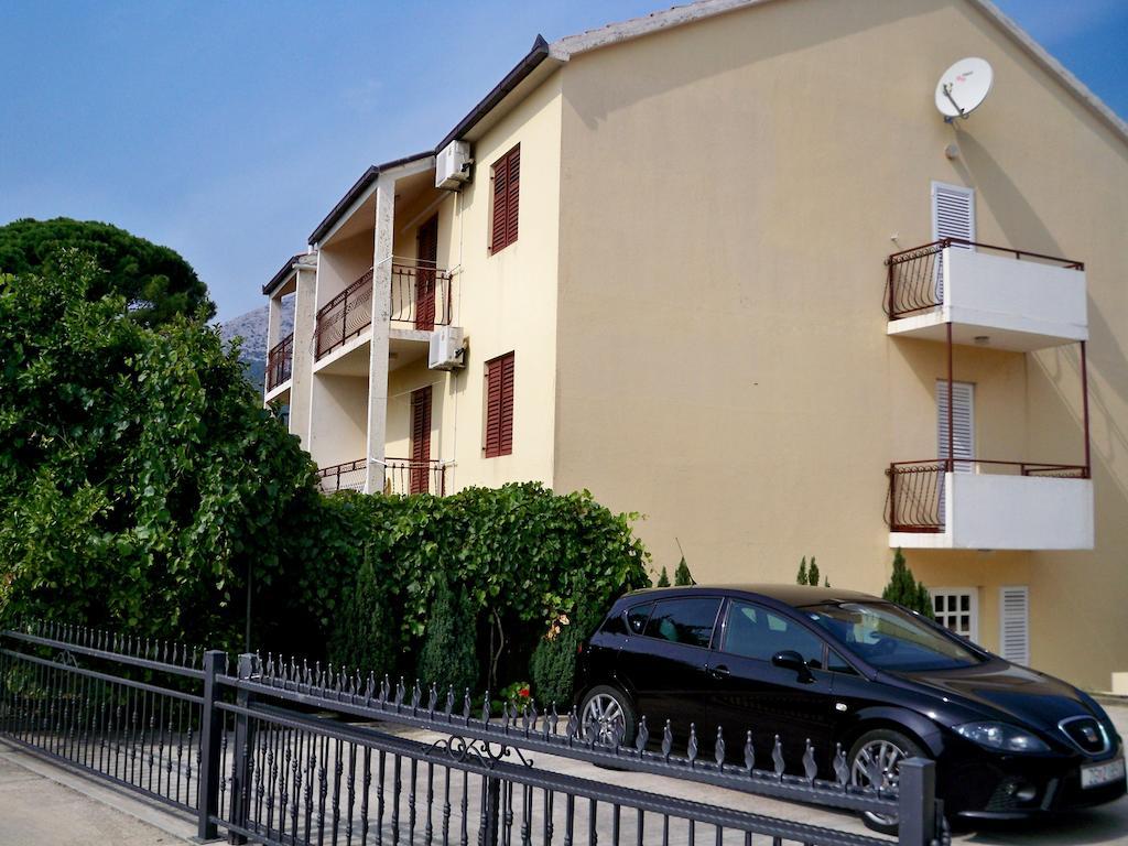 Guesthouse Lucic Orebic Bagian luar foto