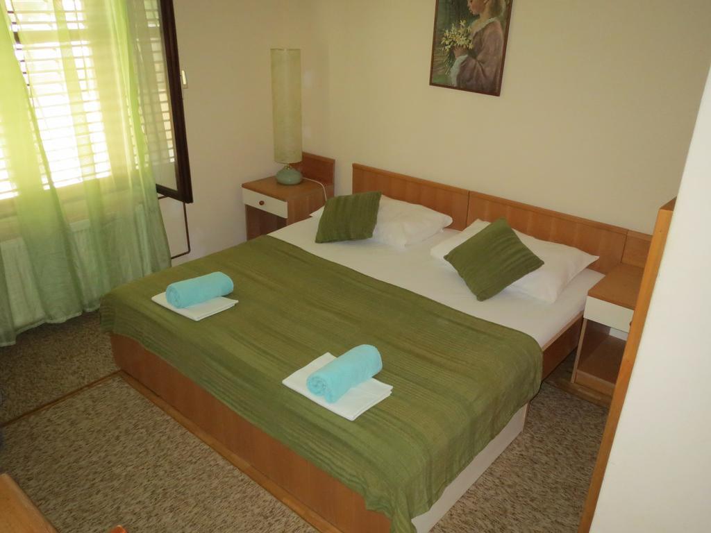 Guesthouse Lucic Orebic Bagian luar foto