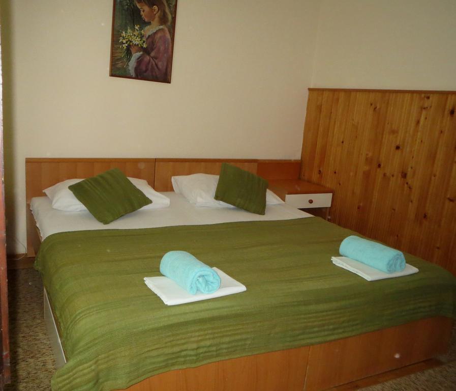 Guesthouse Lucic Orebic Bagian luar foto